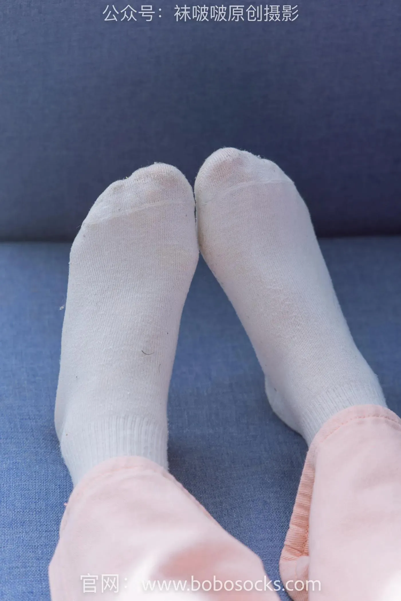 [BoBoSocks袜啵啵]NO.141 周周-运动鞋、白棉袜、裸足 [140P]插图4